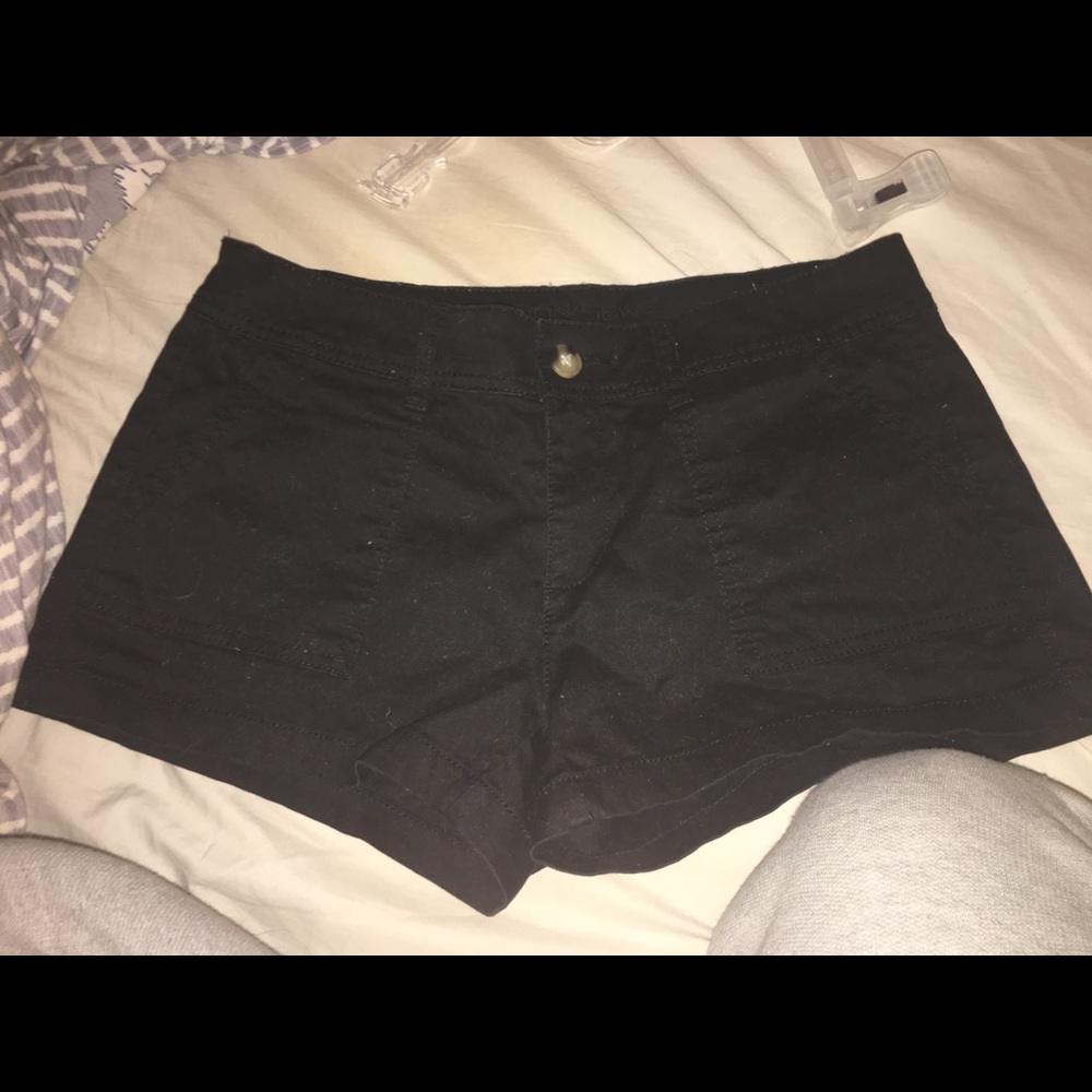 BLACK SHORTS